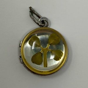Four leaf clover pendant/locket